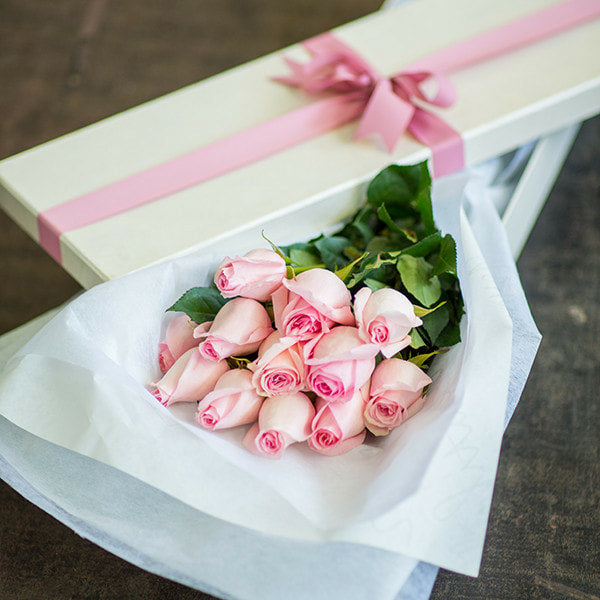 B-Classic Long Stem Pink Roses in a Luxury Box